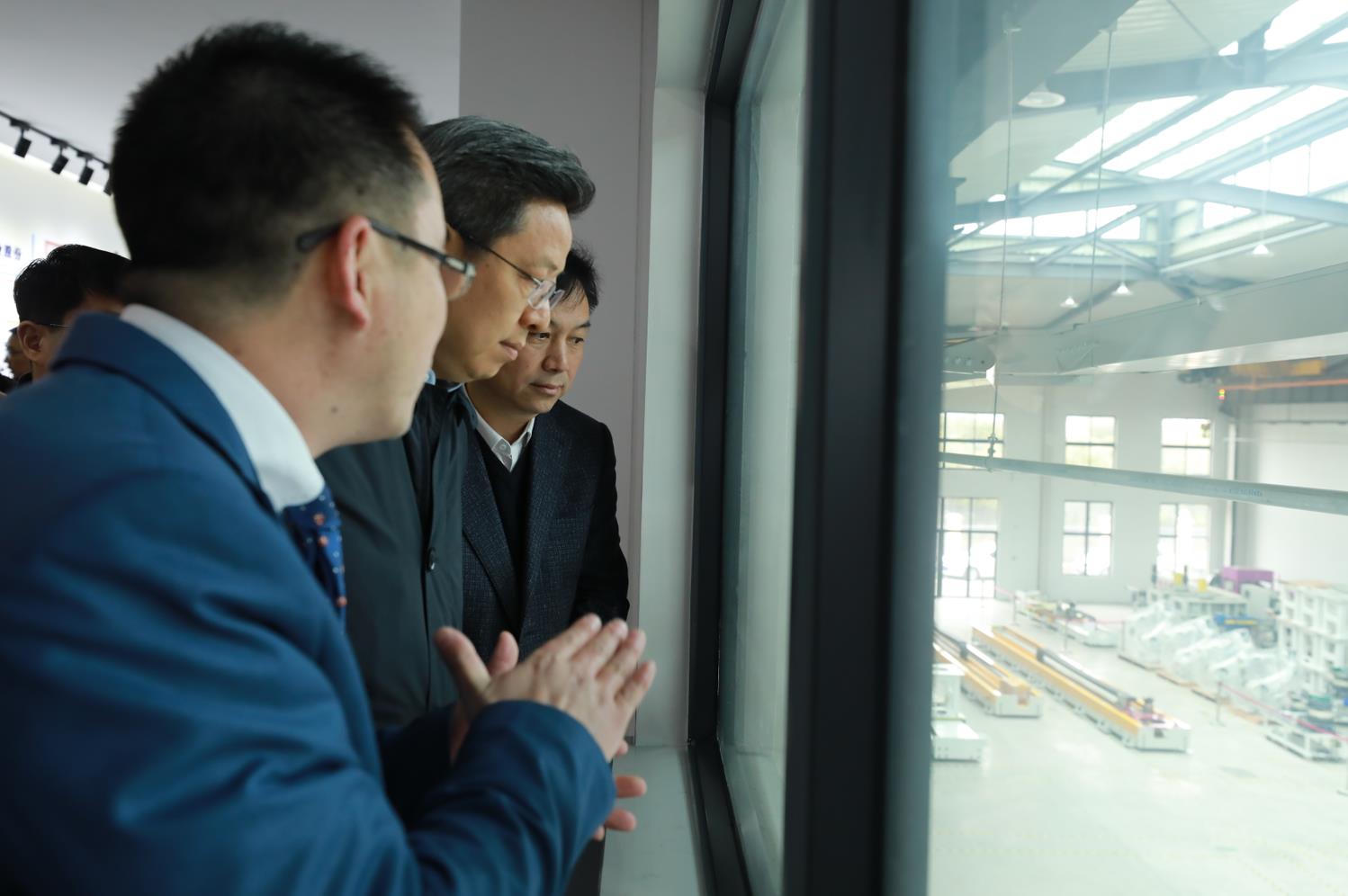 蘇州高新區黨工委書記、區長吳新明書記、王牟、黃鋒主任一行調研通錦